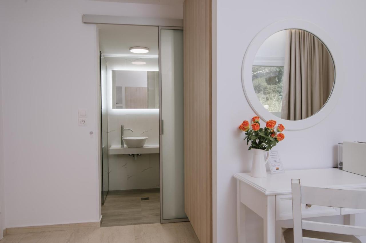 Dora Apartments Agia Pelagia Екстериор снимка