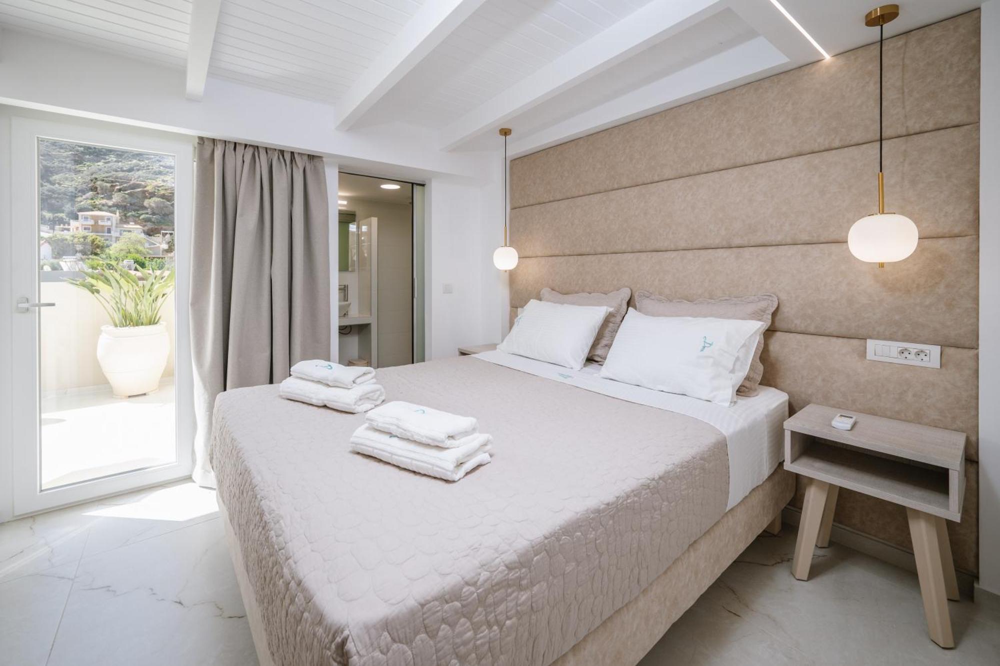 Dora Apartments Agia Pelagia Екстериор снимка