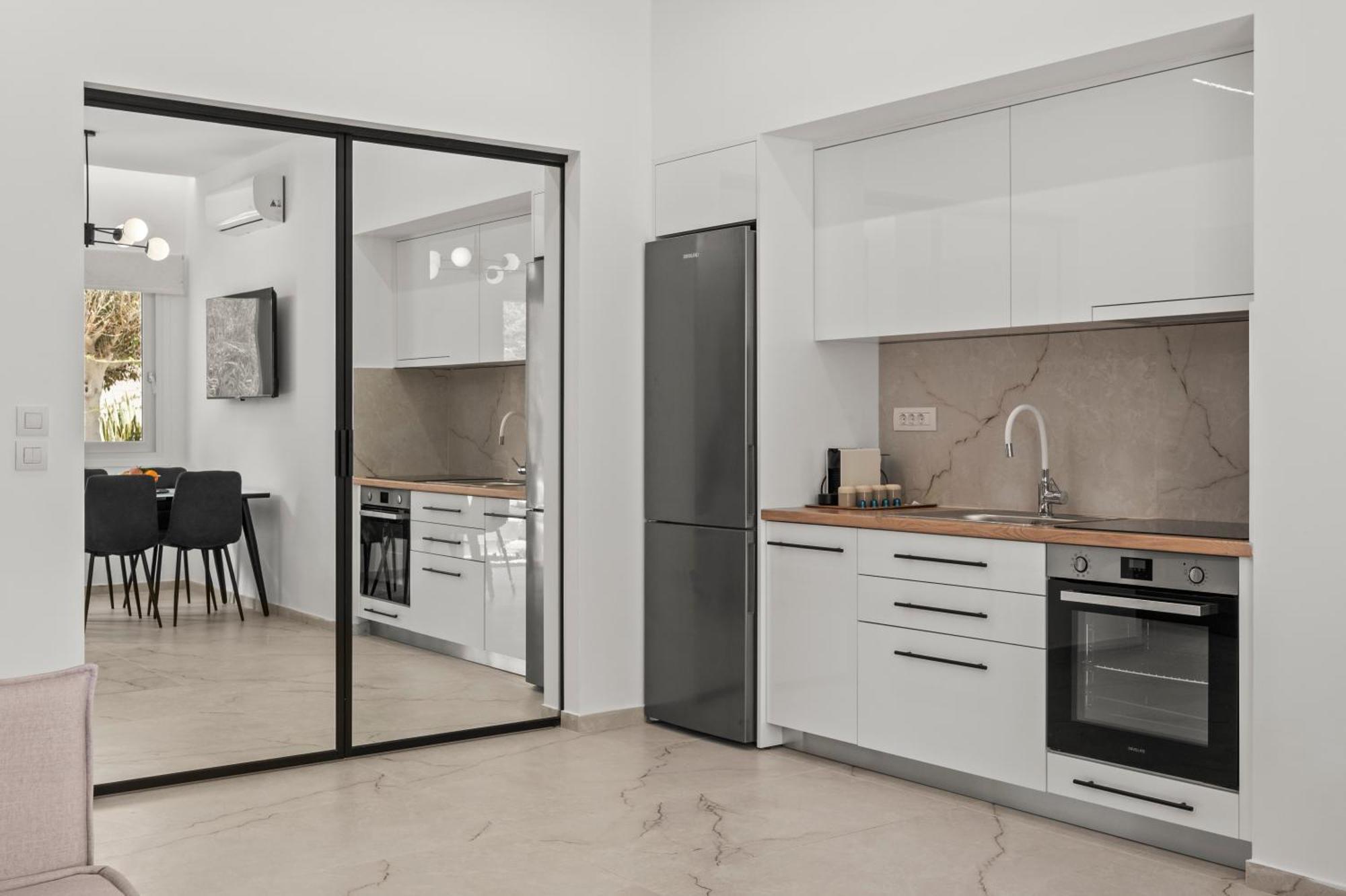 Dora Apartments Agia Pelagia Екстериор снимка