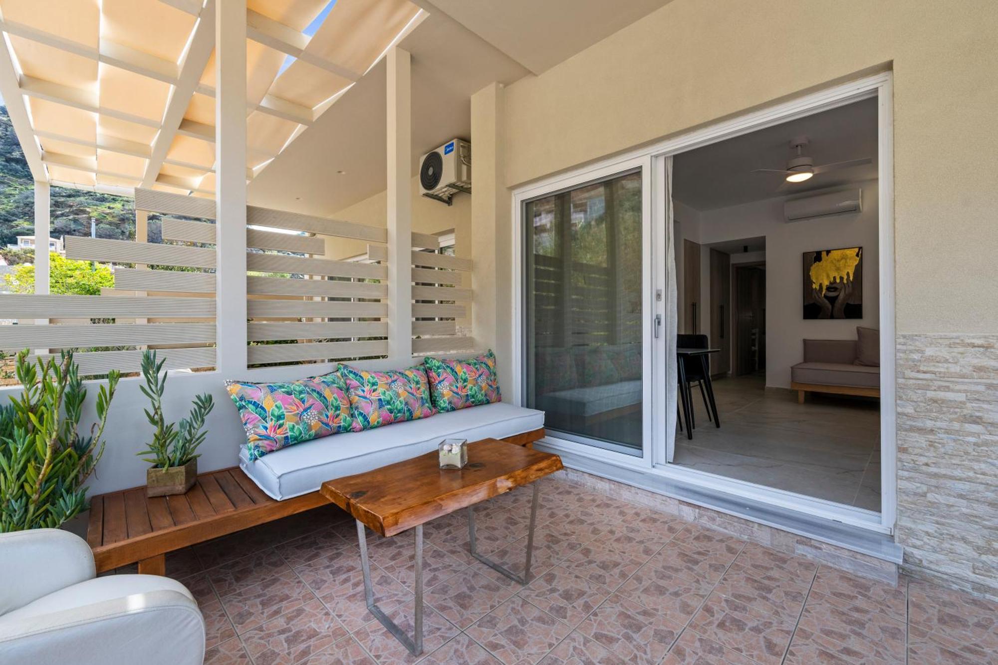 Dora Apartments Agia Pelagia Екстериор снимка