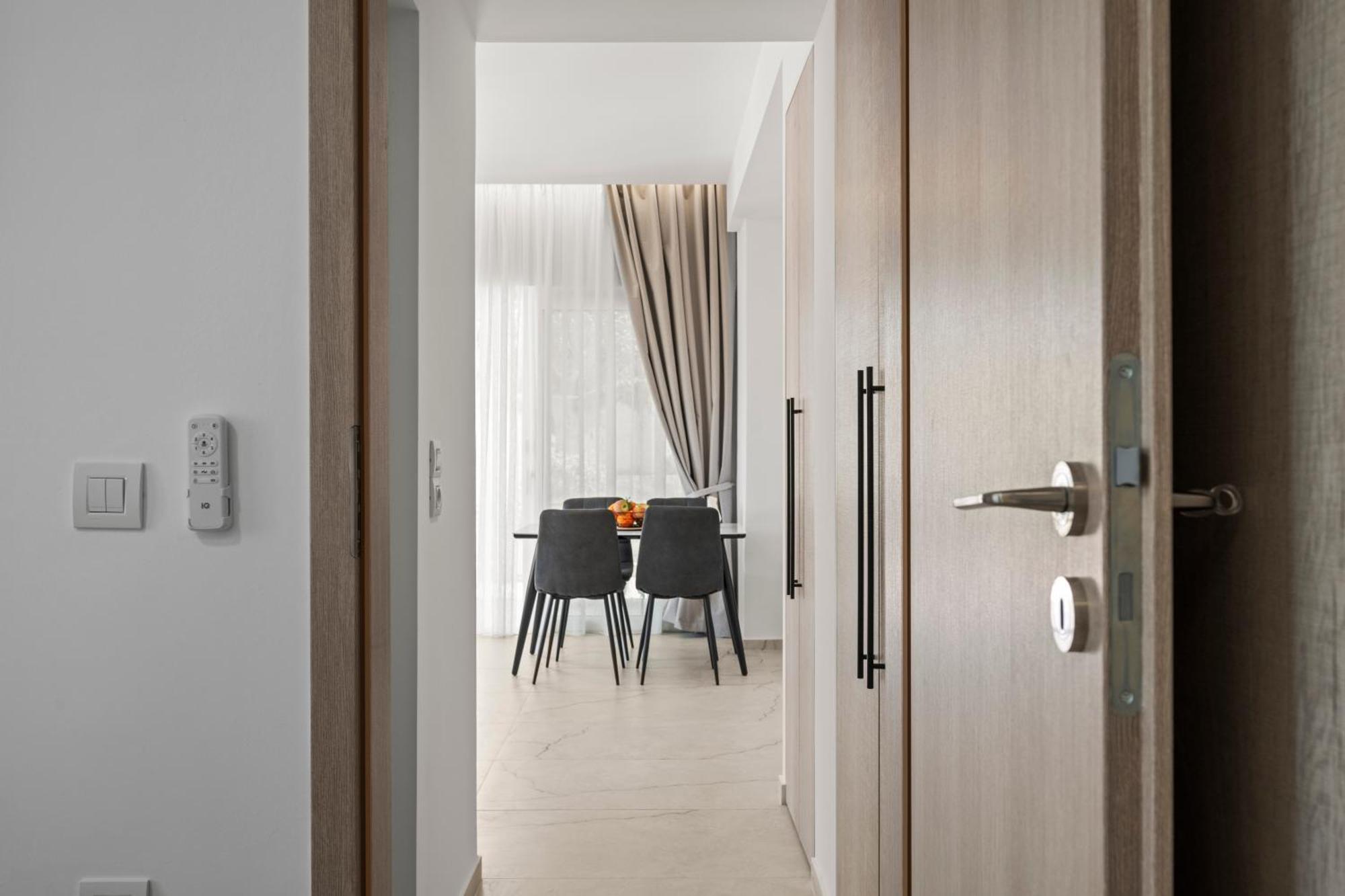 Dora Apartments Agia Pelagia Екстериор снимка